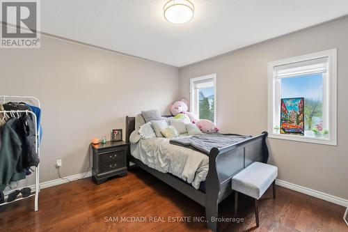 3605 Trelawny Circle, Mississauga, ON - Indoor Photo Showing Bedroom
