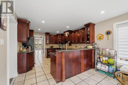 3605 Trelawny Circle, Mississauga, ON - Indoor Photo Showing Kitchen