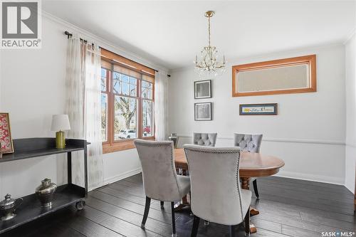 208 Saskatchewan Crescent W, Saskatoon, SK - Indoor Photo Showing Dining Room