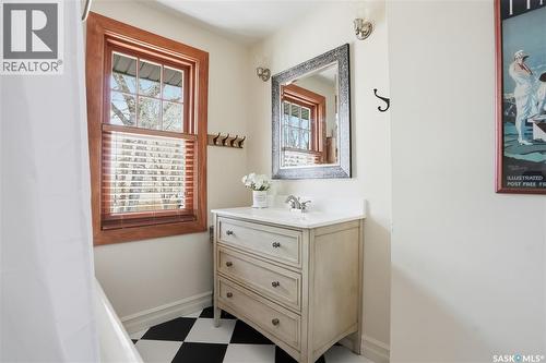 208 Saskatchewan Crescent W, Saskatoon, SK - Indoor