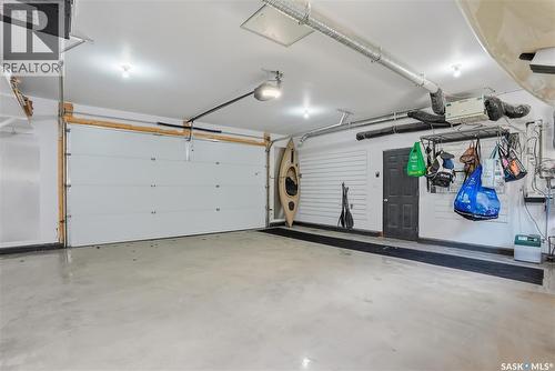 208 Saskatchewan Crescent W, Saskatoon, SK - Indoor Photo Showing Garage