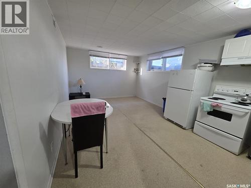 1116 Cumberland Avenue S, Saskatoon, SK - Indoor Photo Showing Kitchen