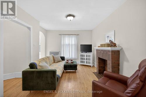 523 Mcleod Street, Ottawa, ON - Indoor Photo Showing Living Room