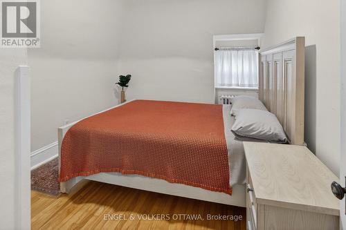523 Mcleod Street, Ottawa, ON - Indoor Photo Showing Bedroom