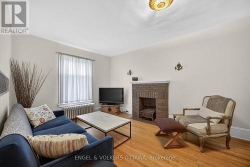 523 Mcleod Street, Ottawa, ON - Indoor Photo Showing Living Room With Fireplace
