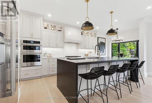28 Undercliffe Avenue, Hamilton, ON - Indoor Photo Showing Kitchen With Upgraded Kitchen