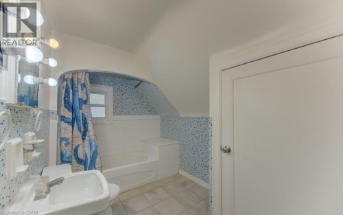 8 Marshall Street, Waterloo, ON 