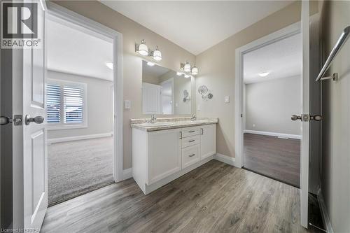 32 Arlington Parkway, Paris, ON - Indoor Photo Showing Bathroom