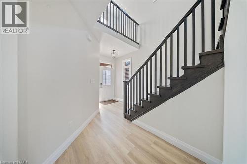 32 Arlington Parkway, Paris, ON - Indoor Photo Showing Other Room