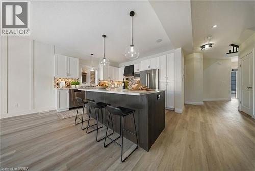 32 Arlington Parkway, Paris, ON - Indoor Photo Showing Kitchen With Upgraded Kitchen
