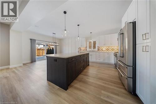 32 Arlington Parkway, Paris, ON - Indoor Photo Showing Kitchen With Upgraded Kitchen