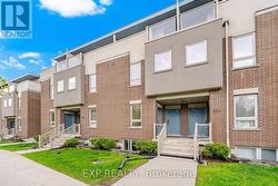 2 - 110 CALEDONIA PARK ROAD Toronto, ON M6H 0B2