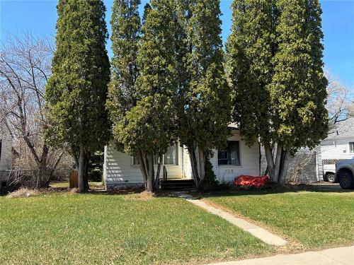 848 6th Street  Brandon, MB R7A 3P9