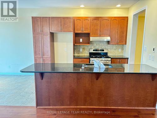 449 Foxhall Way, Ottawa, ON - Indoor Photo Showing Kitchen