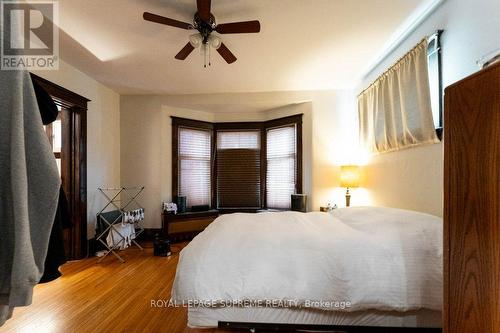 115 Balsam Avenue S, Hamilton, ON - Indoor Photo Showing Bedroom
