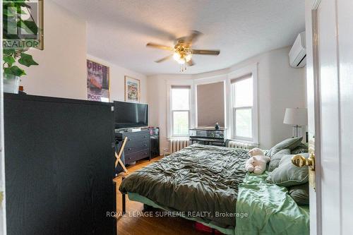 115 Balsam Avenue S, Hamilton, ON - Indoor Photo Showing Bedroom