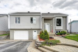 6321 Rue Pelletier  Laval (Auteuil), QC H7H 2R2