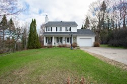9 Rue Elm  Shannon, QC G3S 0M2