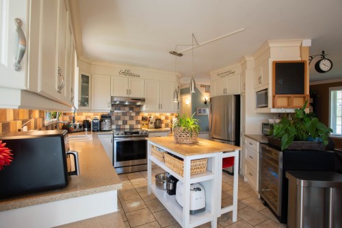 Cuisine - 9 Rue Elm, Shannon, QC - Indoor Photo Showing Kitchen