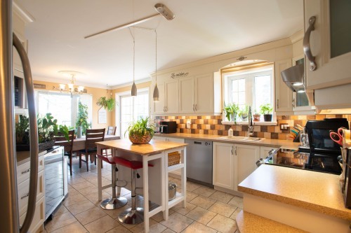 Cuisine - 9 Rue Elm, Shannon, QC - Indoor