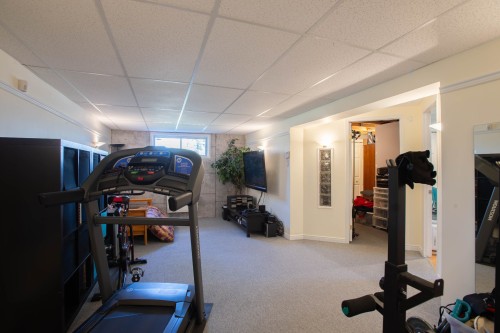 Salle familiale - 9 Rue Elm, Shannon, QC - Indoor