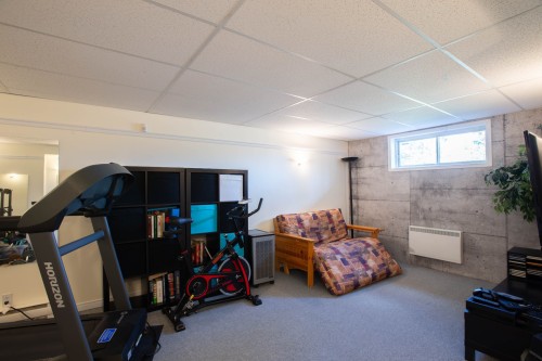 Salle familiale - 9 Rue Elm, Shannon, QC - Indoor Photo Showing Gym Room