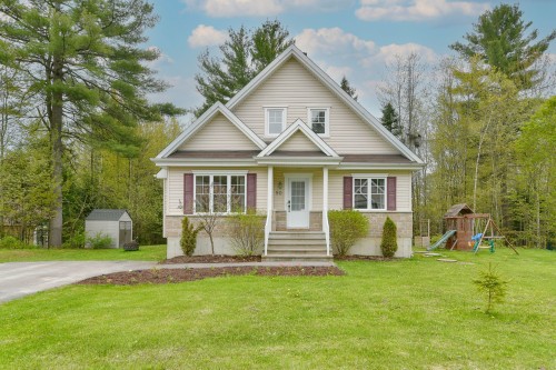 50 Rue des Cuivres  Saint-Colomban, QC J5K 0B6