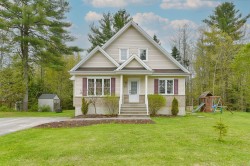 50 Rue des Cuivres  Saint-Colomban, QC J5K 0B6