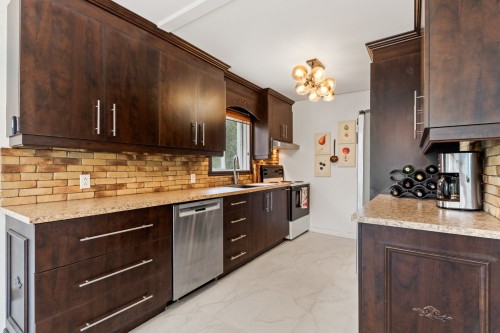Cuisine - 14174 Rue Robert, Mirabel, QC - Indoor Photo Showing Kitchen