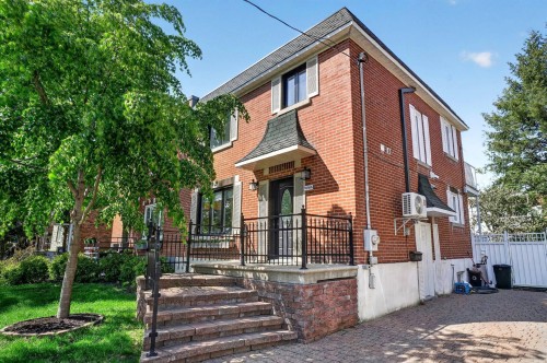 10555 Rue Jeanne-Mance  Montréal (Ahuntsic-Cartierville), QC H3L 3C3