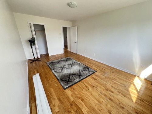Chambre à coucher principale - 993 Rue Melville, Laval (Chomedey), QC - Indoor Photo Showing Other Room