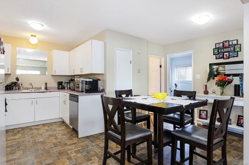 501 7Th Ave, Campbell River, BC - Indoor