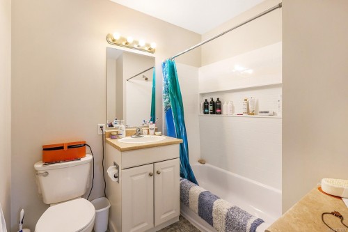 501 7Th Ave, Campbell River, BC - Indoor Photo Showing Bathroom