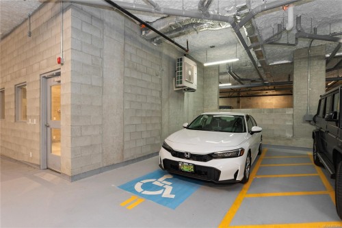 #112-6320 Sentinal Dr, Nanaimo, BC - Indoor Photo Showing Garage