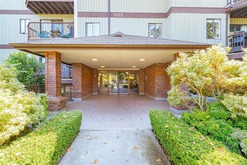 412-1655 Begbie St  Victoria, BC V8R 1L4
