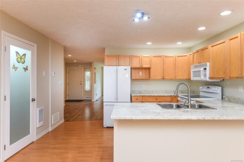 2261 Murrelet Dr, Comox, BC 