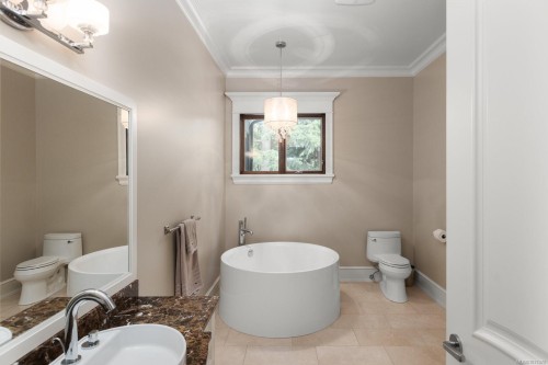 3375 Ripon Rd, Oak Bay, BC 