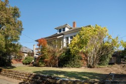 2639 Prior St Victoria, BC V8T 3X7