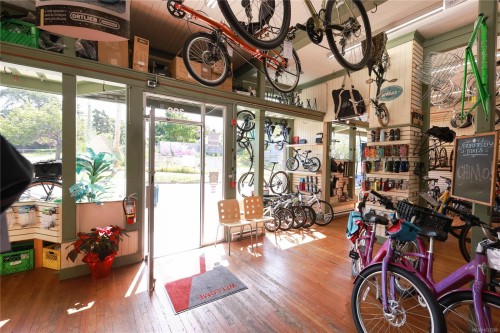 390 Moss St, Victoria, BC 