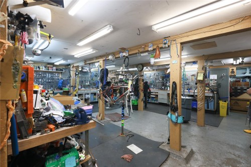390 Moss St, Victoria, BC 