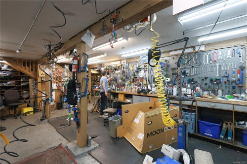 390 Moss St, Victoria, BC 