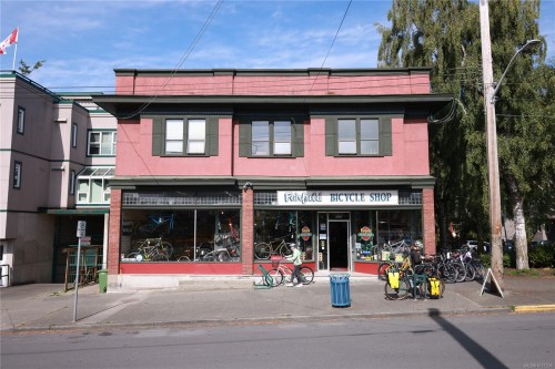390 Moss St, Victoria, BC 