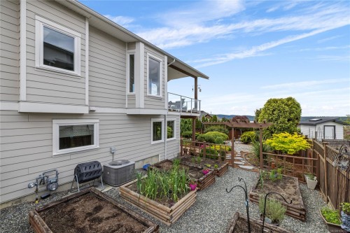 605 Stevens Pl, Ladysmith, BC 