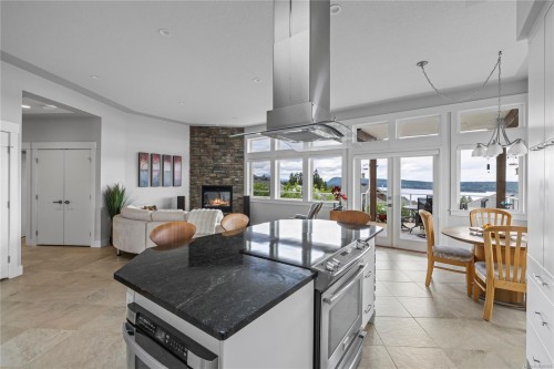 605 Stevens Pl, Ladysmith, BC 