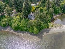 312 Roland Rd Ladysmith, BC V9G 1X8