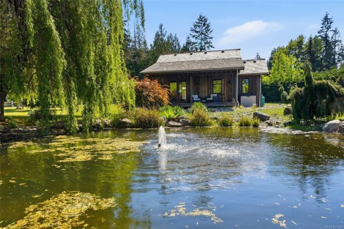 859 Andreef Rd, Qualicum Beach, BC 