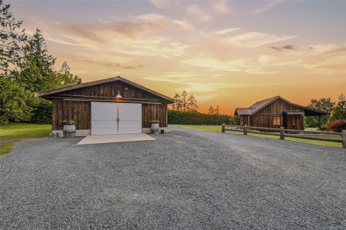 859 Andreef Rd, Qualicum Beach, BC 