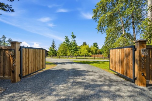 859 Andreef Rd, Qualicum Beach, BC 