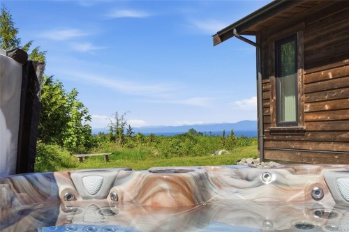 859 Andreef Rd, Qualicum Beach, BC 