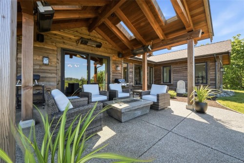 859 Andreef Rd, Qualicum Beach, BC 